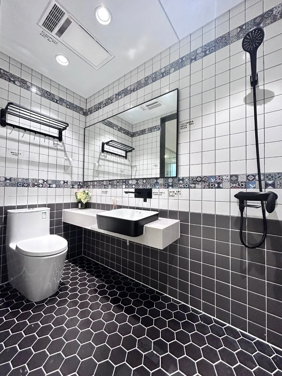 SMC One Piece Bathroom Pod Scientific Lighting + Safe Anti-Slip Bathroom Selection Complete Bathroom