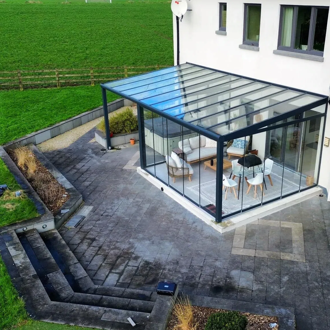 Aluminum Patio Sunroom Outdoor Enclosure with Aluminum Frame and Tempered Glass Roof