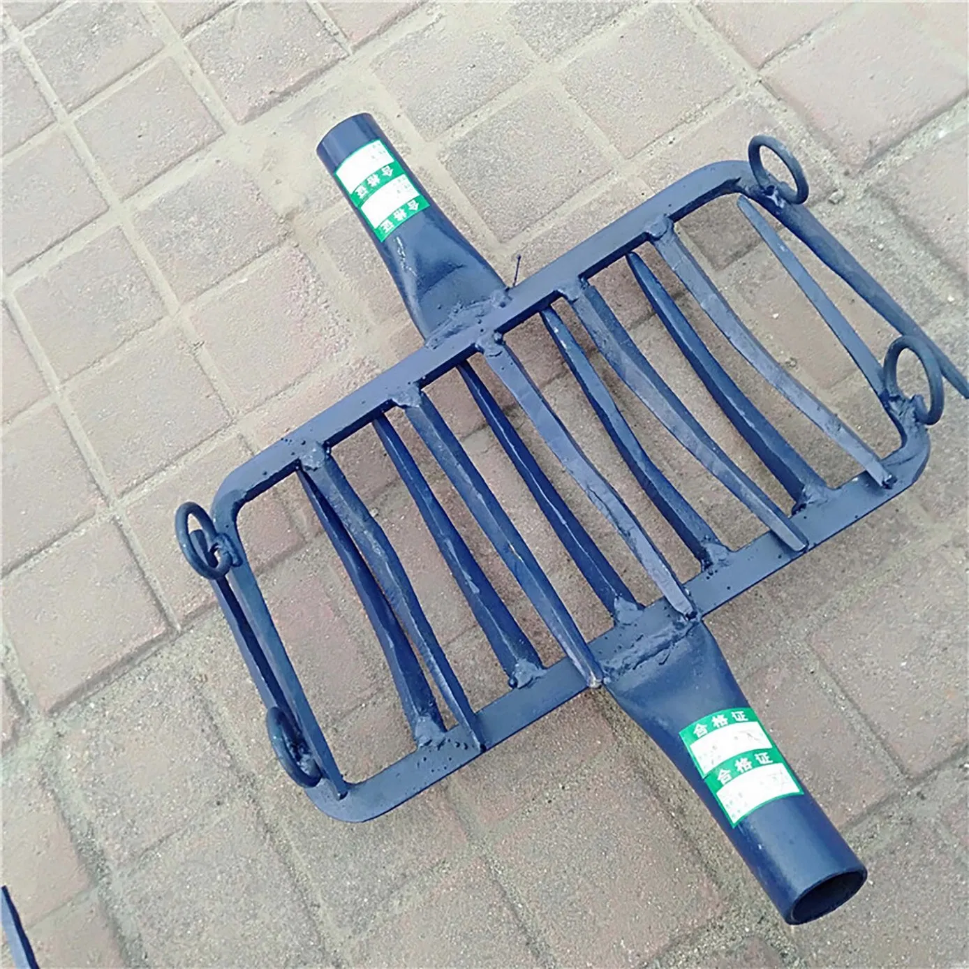 Nine Teeth Pulling Rake Gravel Fork