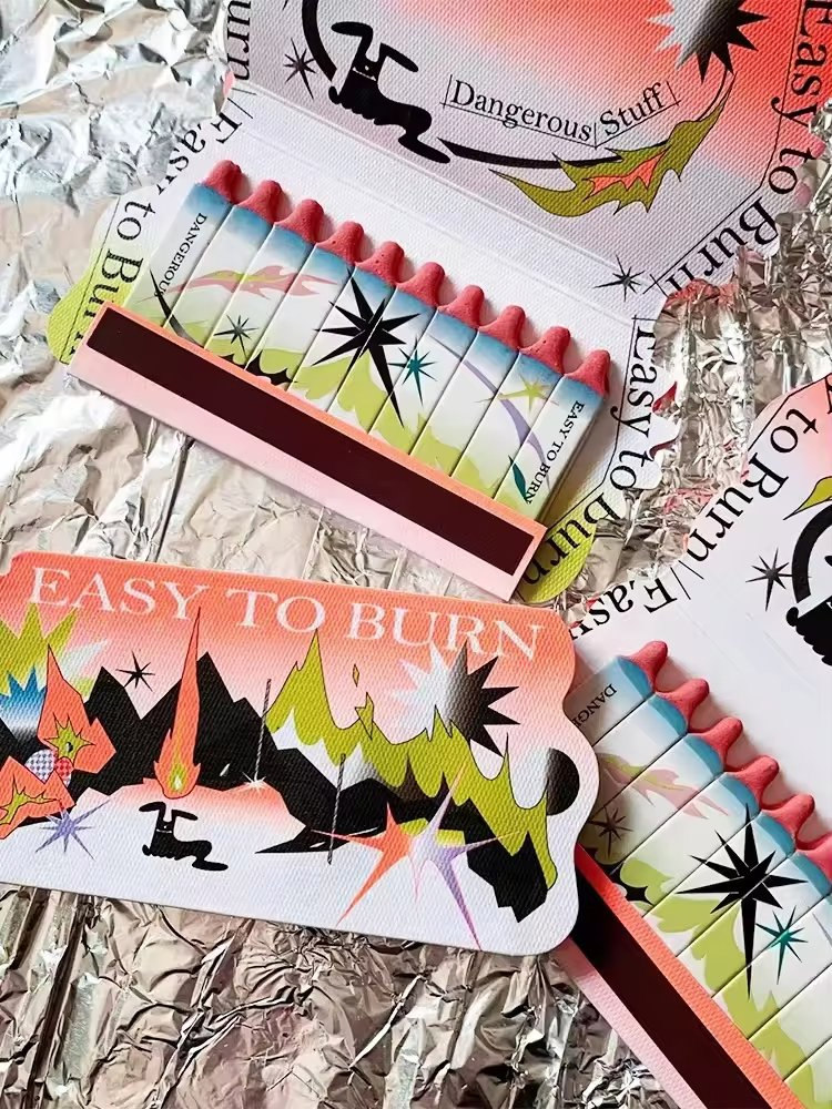 Strong Wooden Stick Colorful Matches for Household Hotel with Custom Match Box Customize Logo for Candle Matches