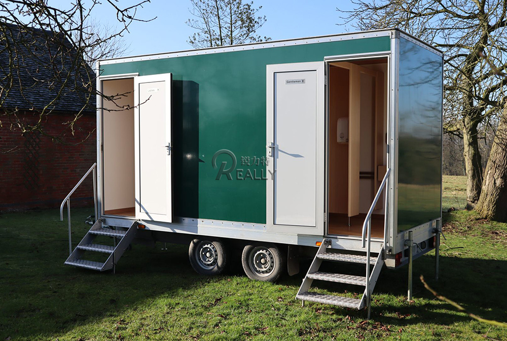 Toilet Trailer Portable Bathroom 2/3/4/6/8 Unit Shower and Toilet Caravan Trailer Luxury Restroom Various Colors Are Available