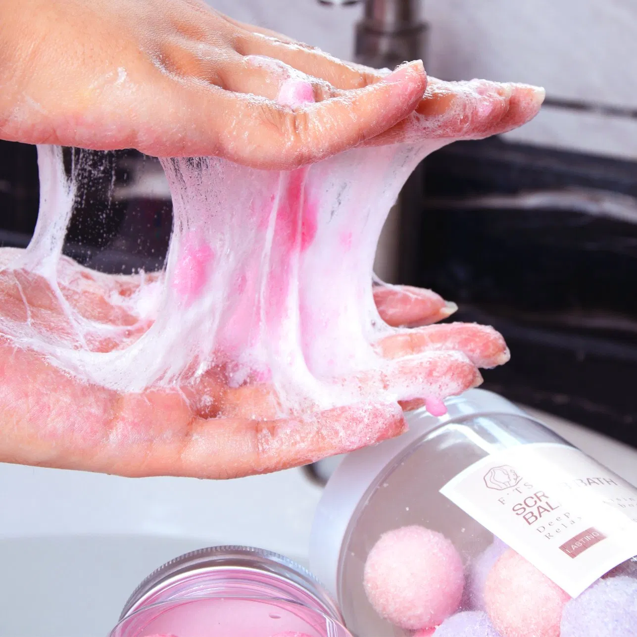 Private Label Natural Exfoliating Bathing Candy Smoothing Sugar Scrub Balls for Body