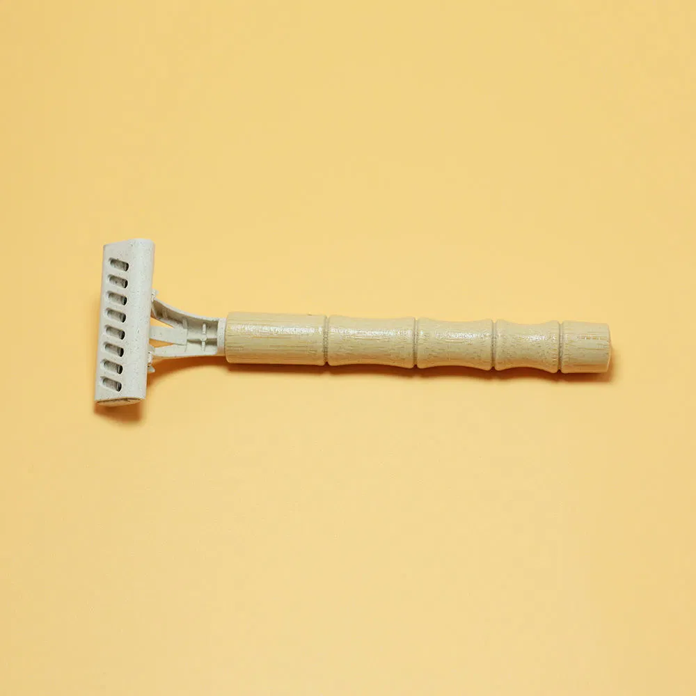 2026 Hot Selling Wholesale Price, Affordable New Three-Blade Shaver with Bamboo Handle