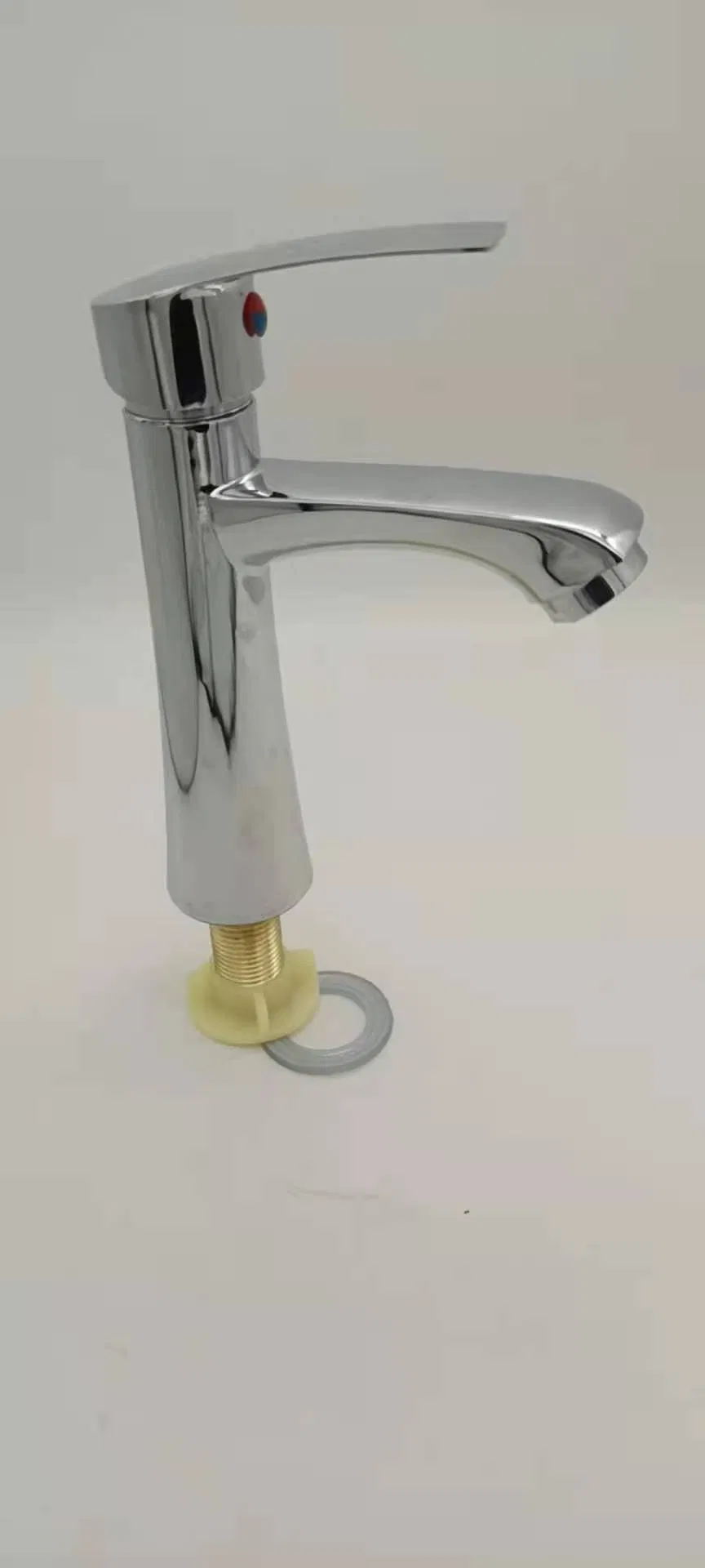 Смеситель для раковины Flytap с индукцией