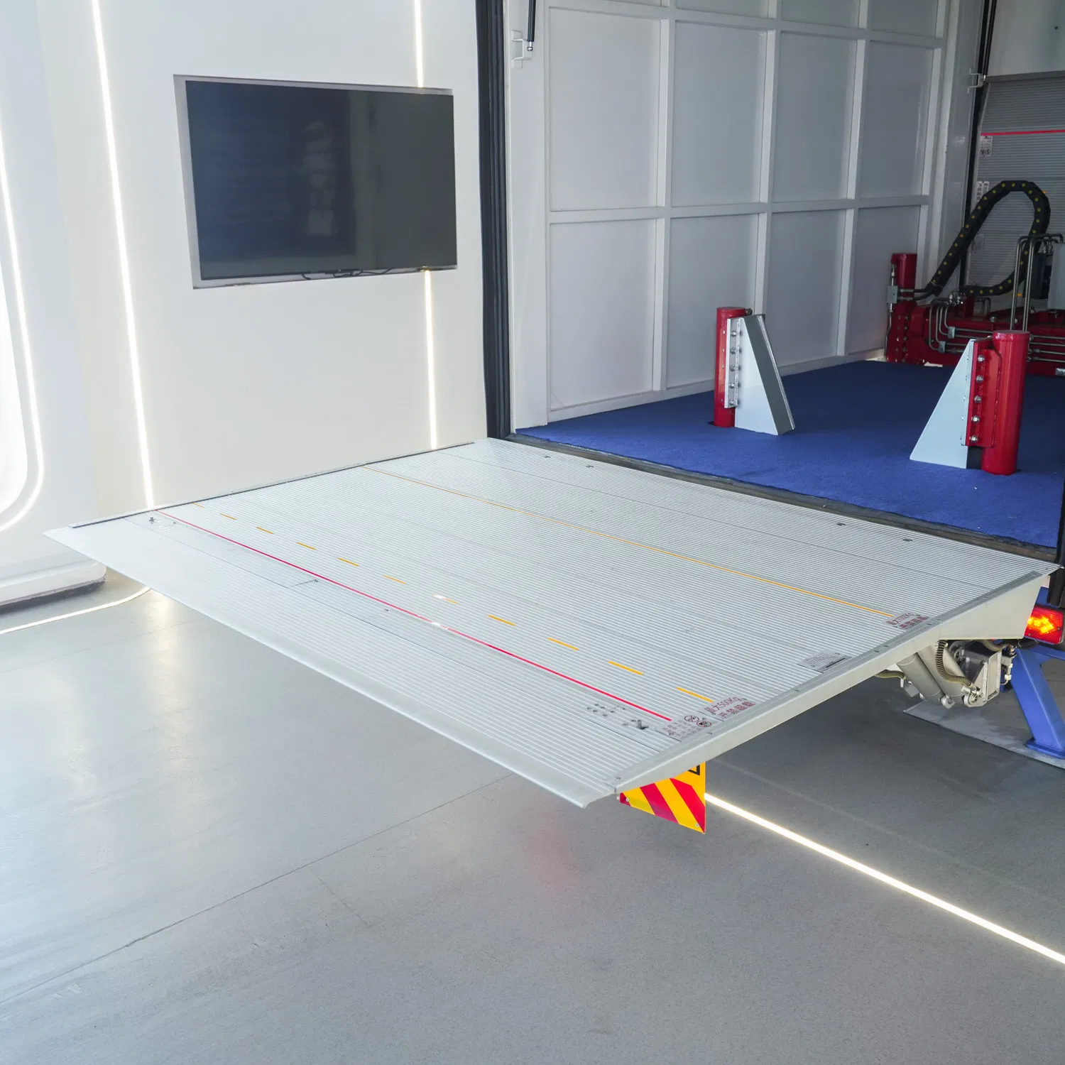 Гидравлический подъемник для грузовика Cadro