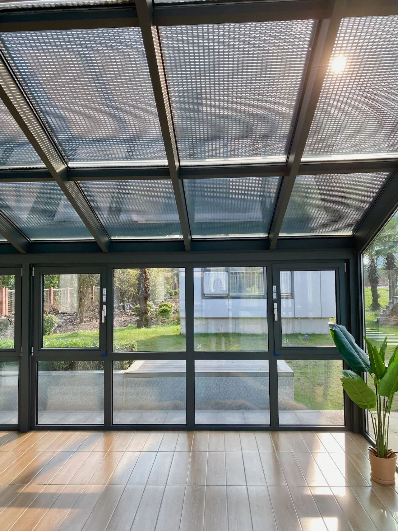 European Style High Performance Villa Balcony Creative Roof Sunroom