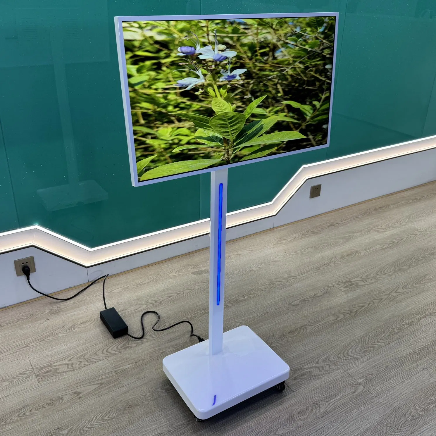 Indoor Advertising Customized 32 Inch Floor Stand Display Digital Signage Totem LCD Screens