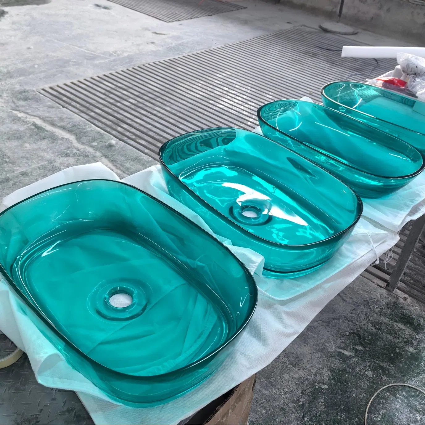 Прозрачная раковина для ванной из кристальной смолы