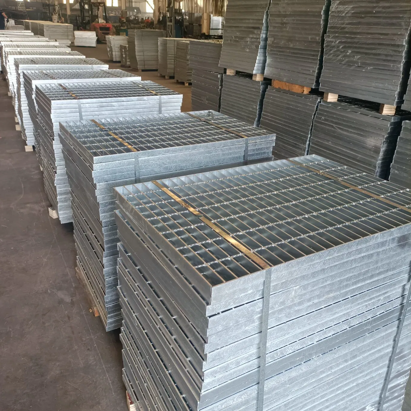 Traditional Style Outdoor Carbon Steel Grating Galvanized Metal Floor Grate