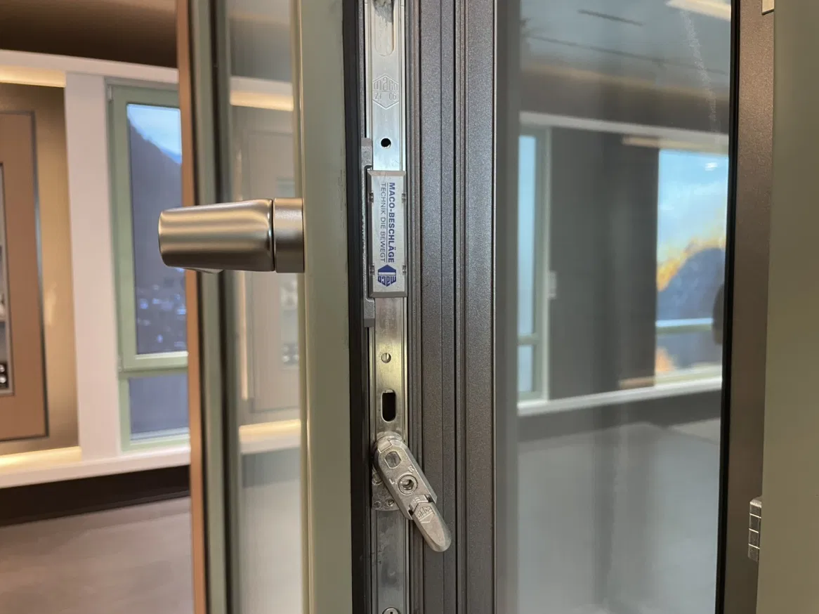High Security Impact Casement Window Double Glazing Aluminum Wood Frame Window