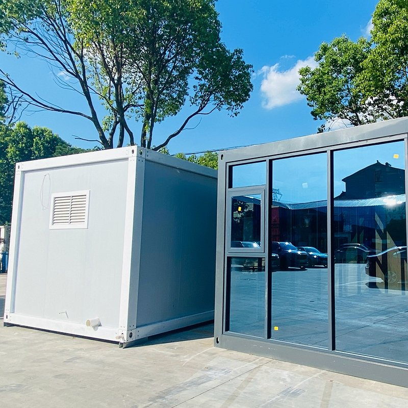 Prefabricated 2 Story Prefab Container Home 20FT 40FT Prefab Metal Container House Housing