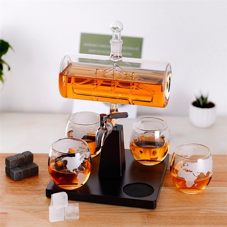 Hot Selling High Borosilicate Glass Artificial Blowing Sailboat Whiskey Decanter Set