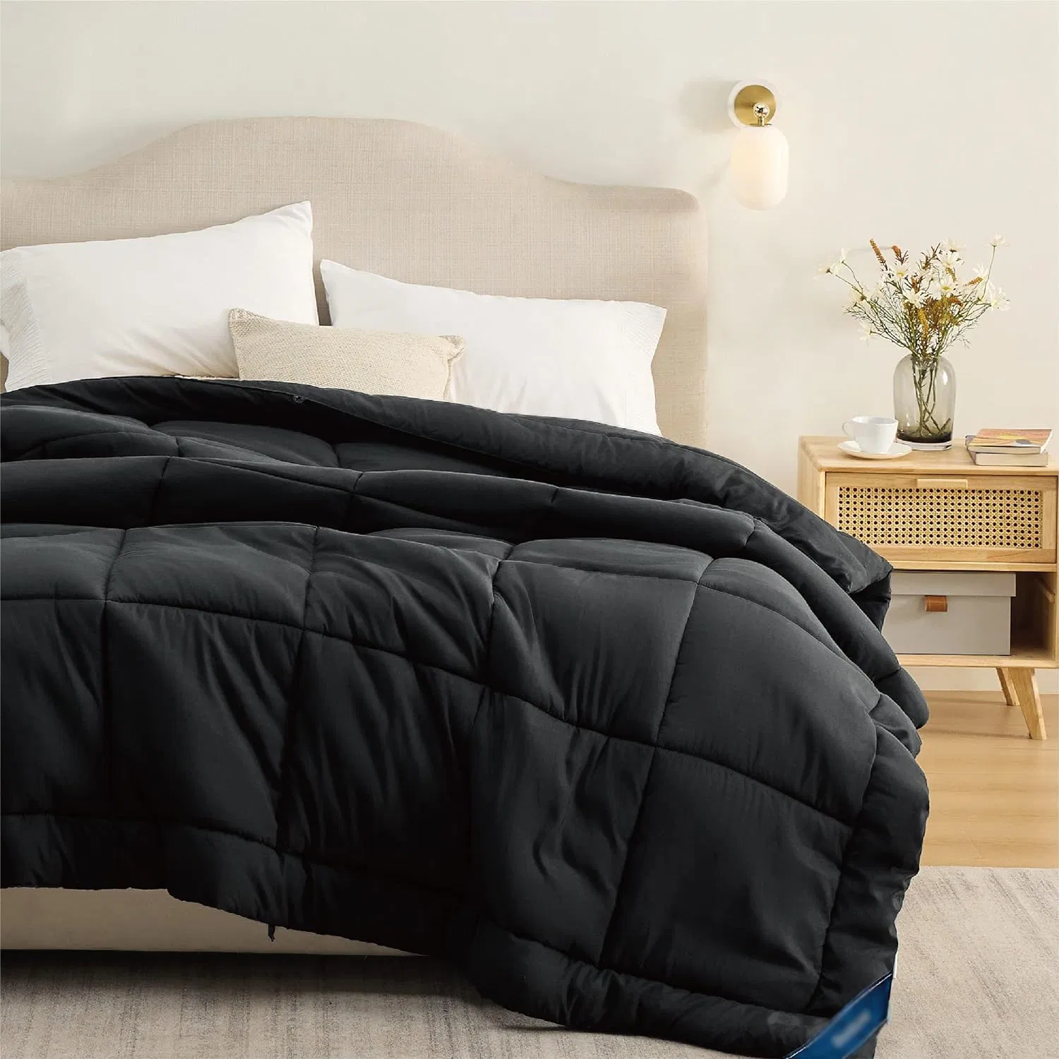 Custom Logo All 4 Season Cheap Promotion Queen Size Couette Microfiber Quilt Comforter 100% Polyester Microfiber