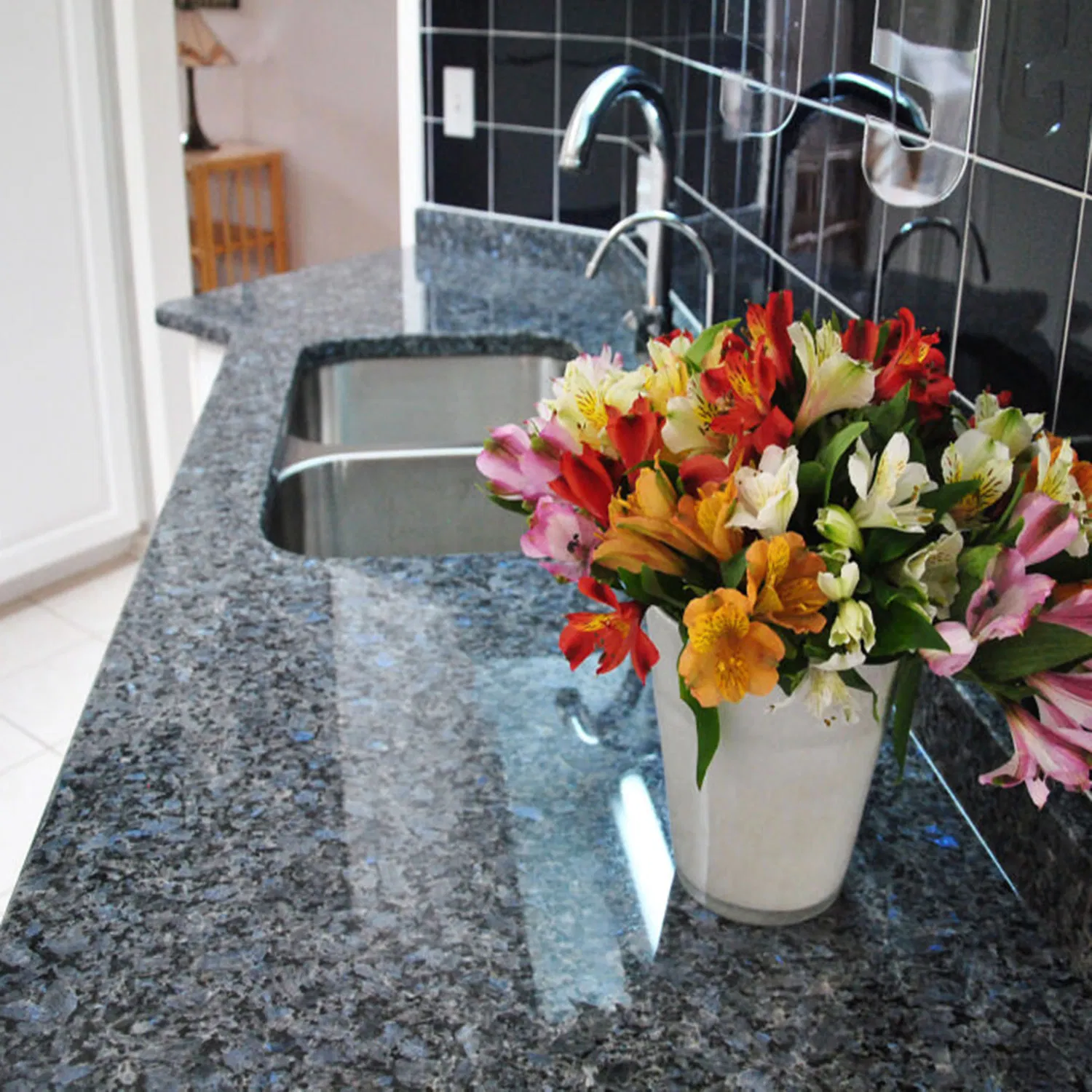 Luxury Natural Stone Norway Labradorite Blue Pearl Granite for Flooring and Wall Tile