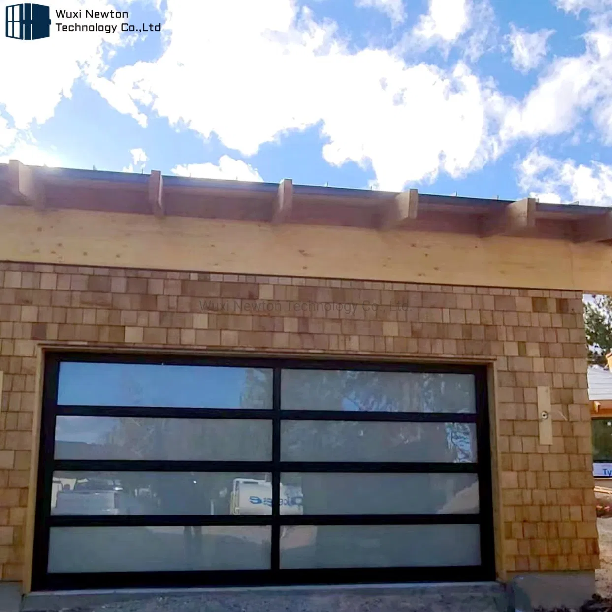 Customized Motorized Panoramic Clear Aluminum Frosted Glass Sectional Garage Door