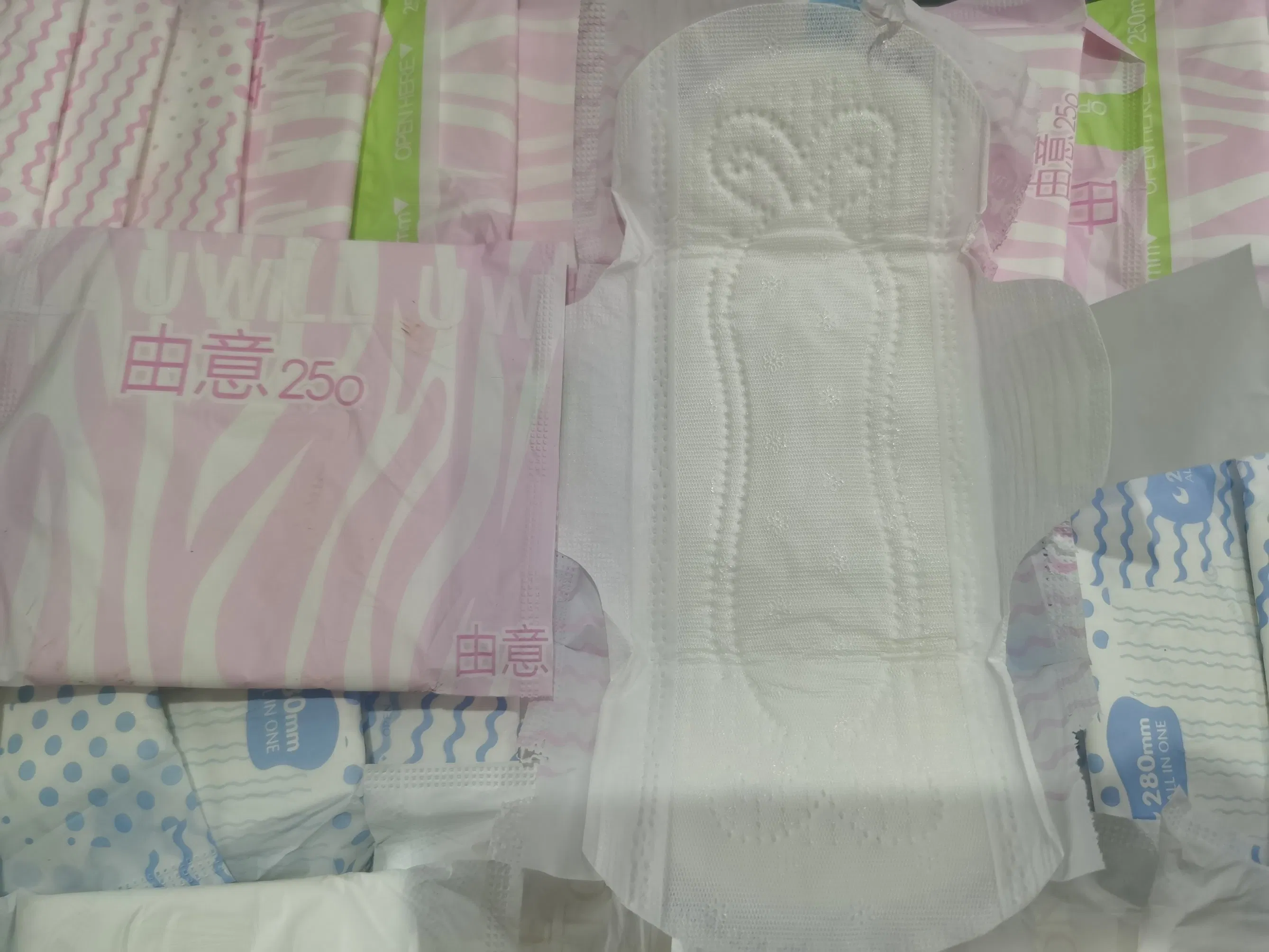 Best Selling Super Absorbent Cotton Feminine B Grade Wholesale Sanitary Napkins
