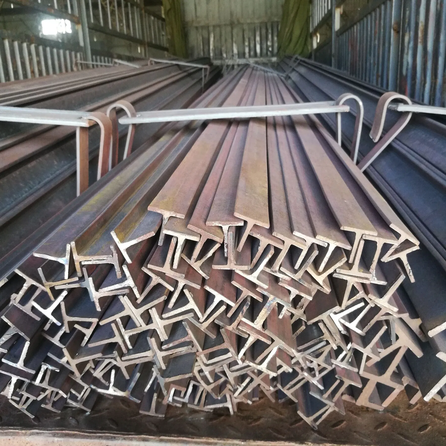 ASTM AISI JIS Hot Rolled/ Cold Rolled T Beam T Bar Profile Steel H Type Iron Q235 Q345 S235jr A36 S355jr Low Carbon Steel H-Beam for Building