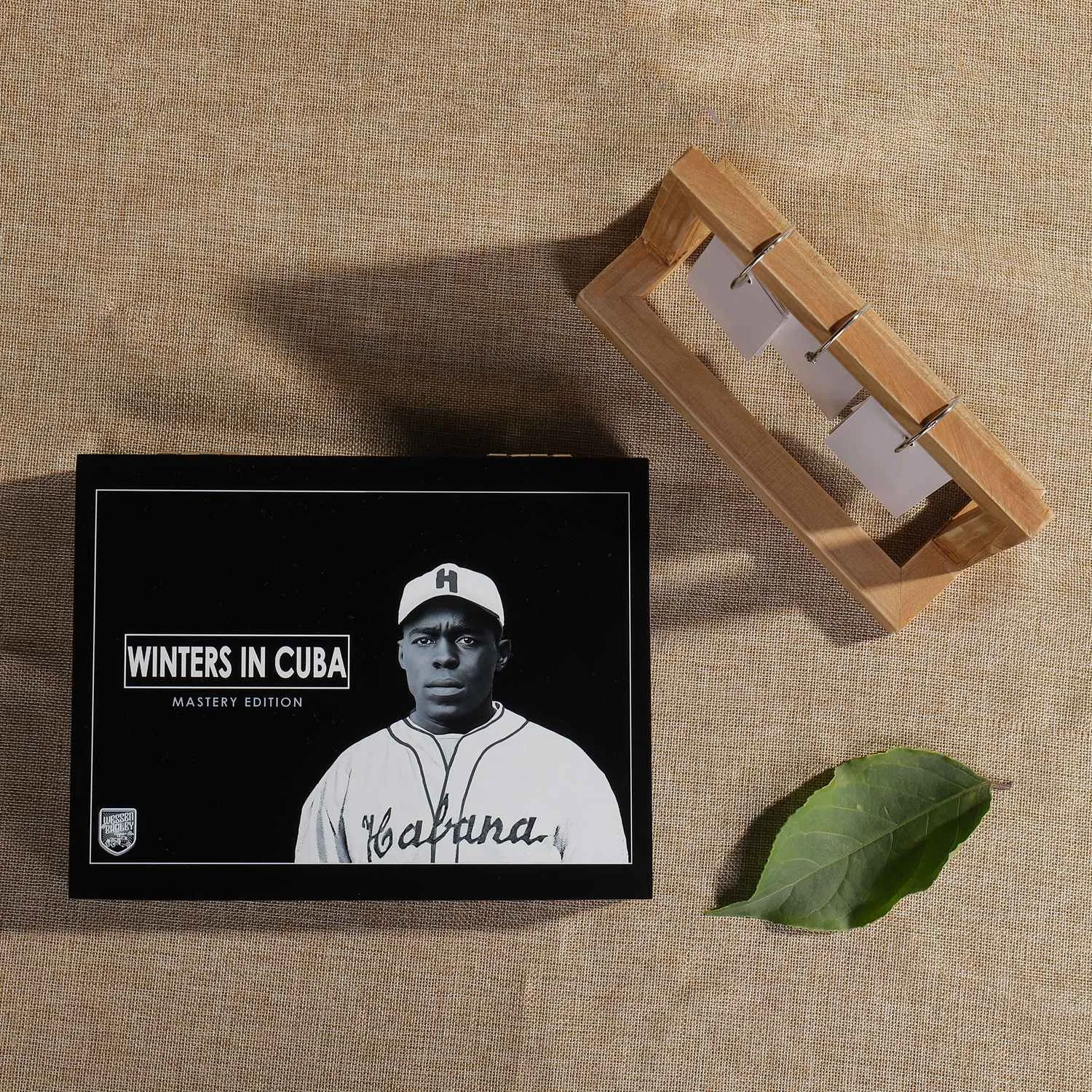 Premium Spanish Cedar Wooden Cigar Humidor Box with Glass Lid