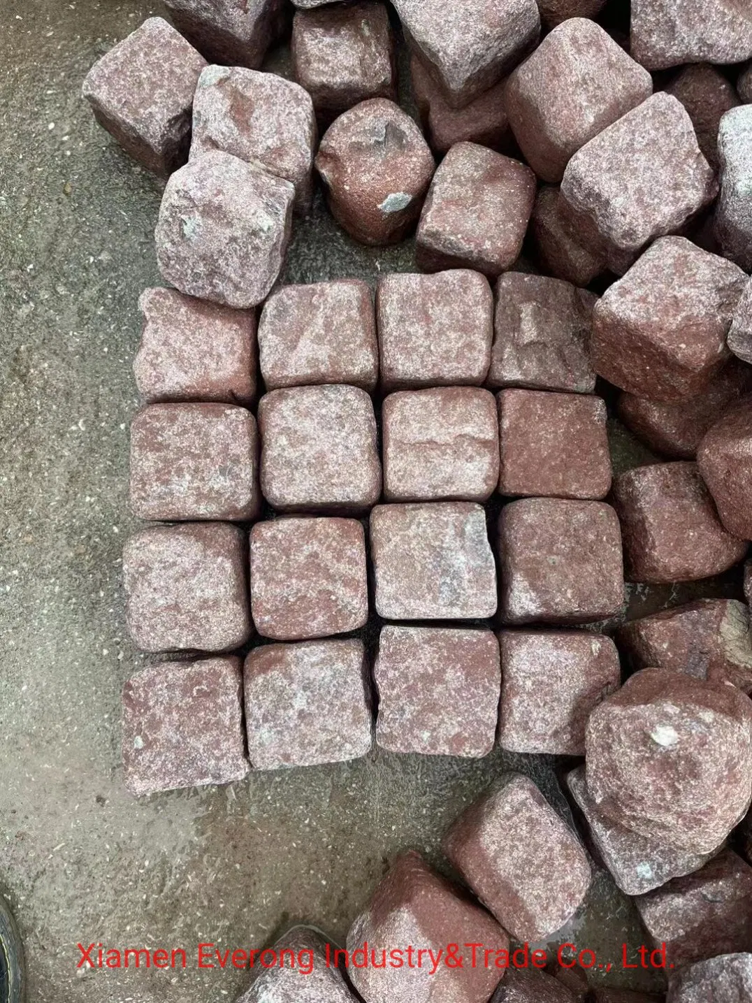 Natural Stone Red Porphyry Cube Stone Cobble Stone with Tumbled for Paving