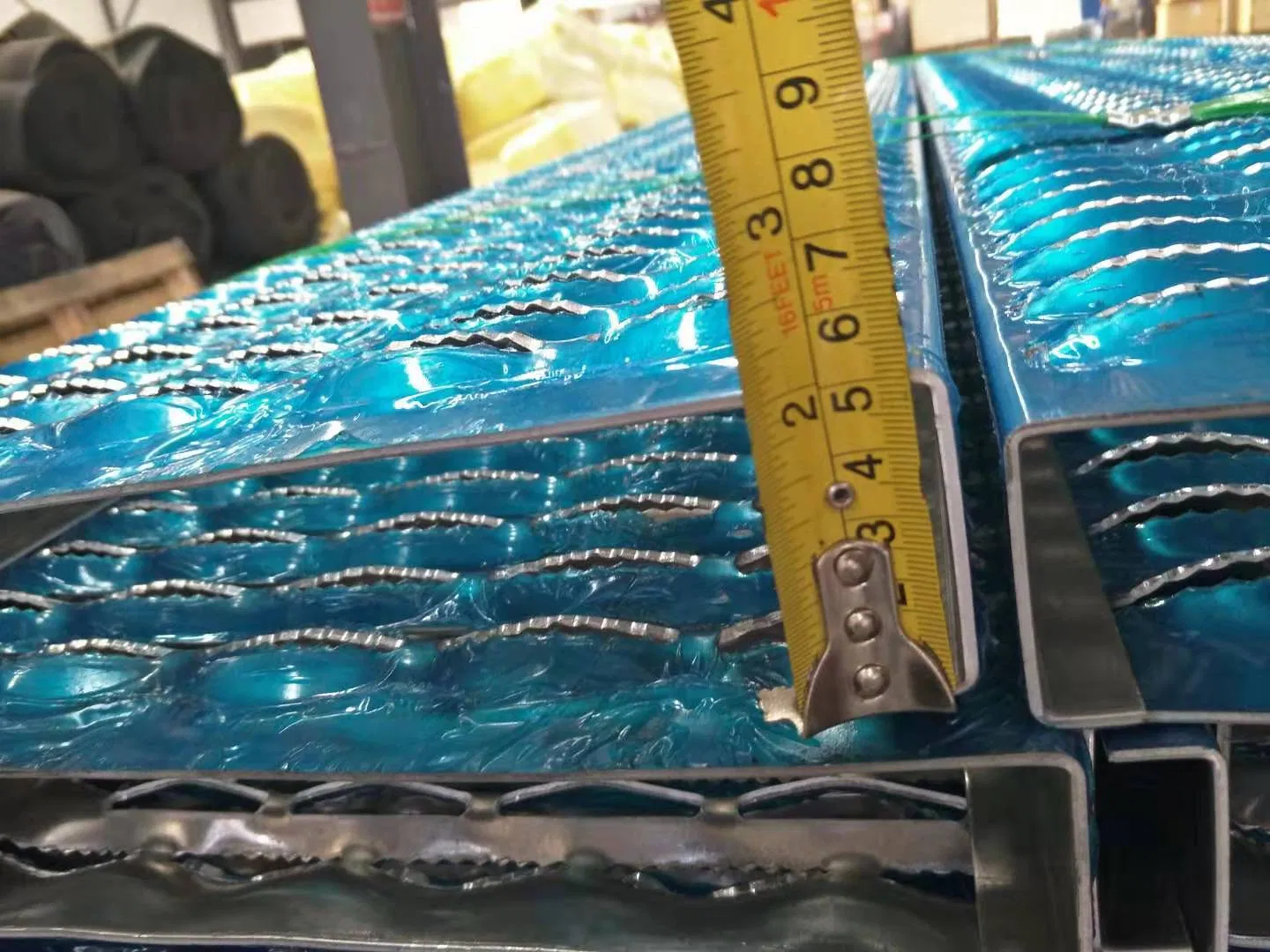 Aluminum Grip Strut from Tec-Sieve