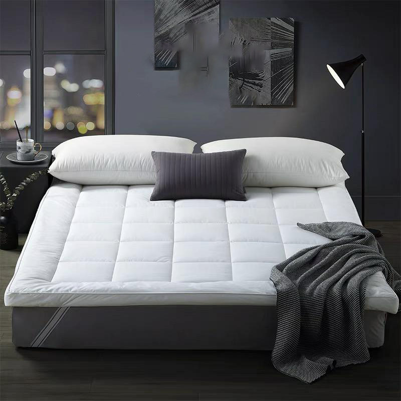 Custom Thick Mattress Pad Microfiber Polyester Fill Mattress White Topper/Pad