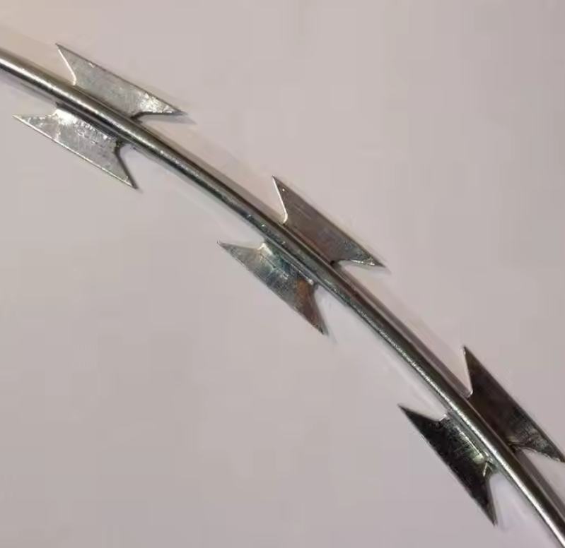 Galvanized Razor Wire Roll Steel Barbed Wire Fence for Outdoor Razor Wire Mesh