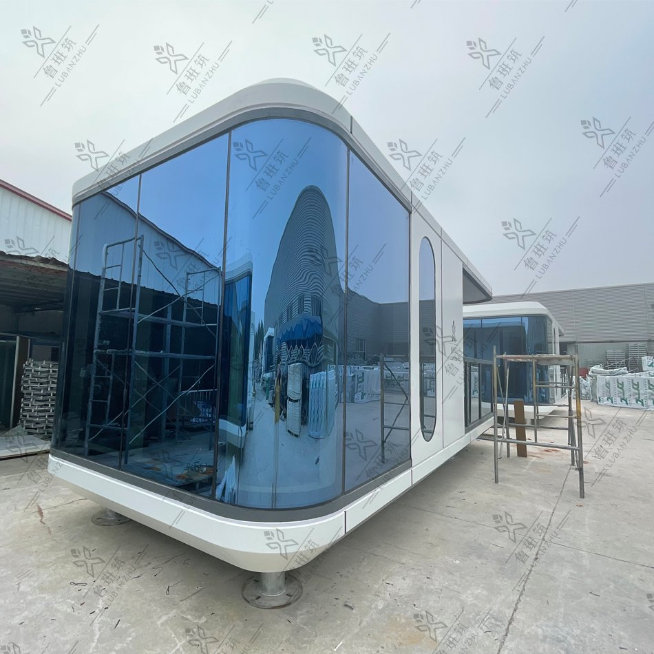 Ready to Ship Factory Custom Modern Eco Prefab Mobile Home Capsule House Hotel with Toilet for Resort