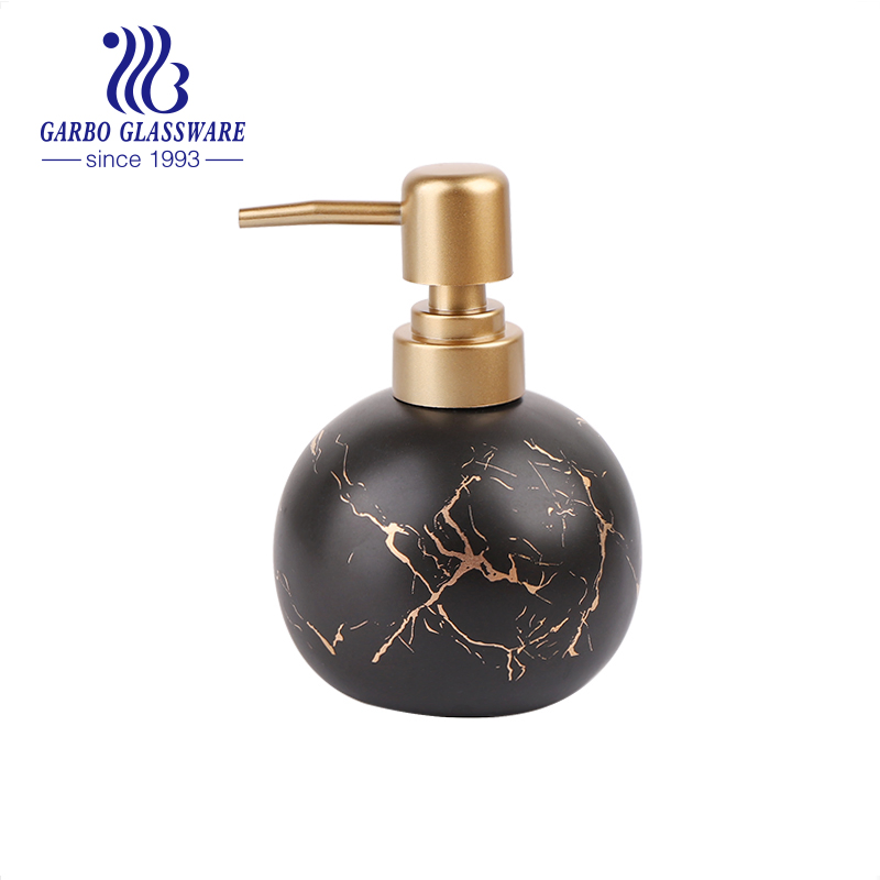 Factory Royal Style Vintage Olive Green Ceramic Liquid Shampoo Soap Dispenser Hotel Round Pump Bottle with Golden Countertop for Hotel Bathroom Kitchen