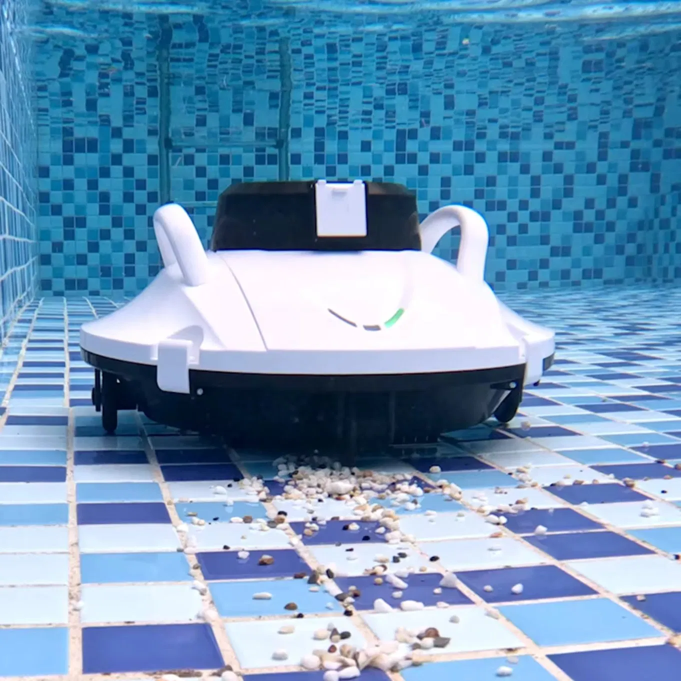 Glgw High-Efficiency Cordless Swimming Pool Cleaner Autonomous Smart Pool Cleaning Robot