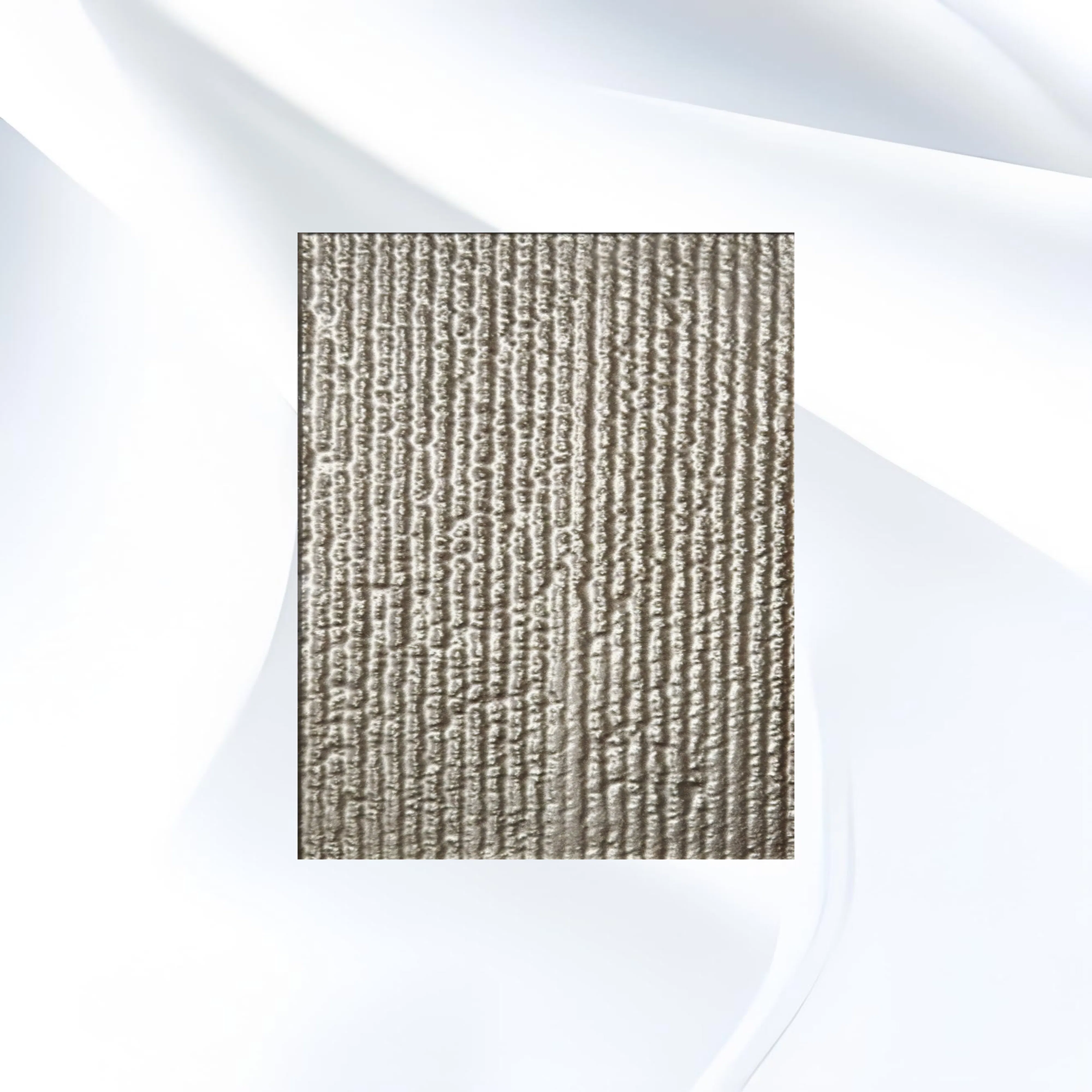 High-Transmittance Art Glass Jewelry for Sophisticated Fashion Styles