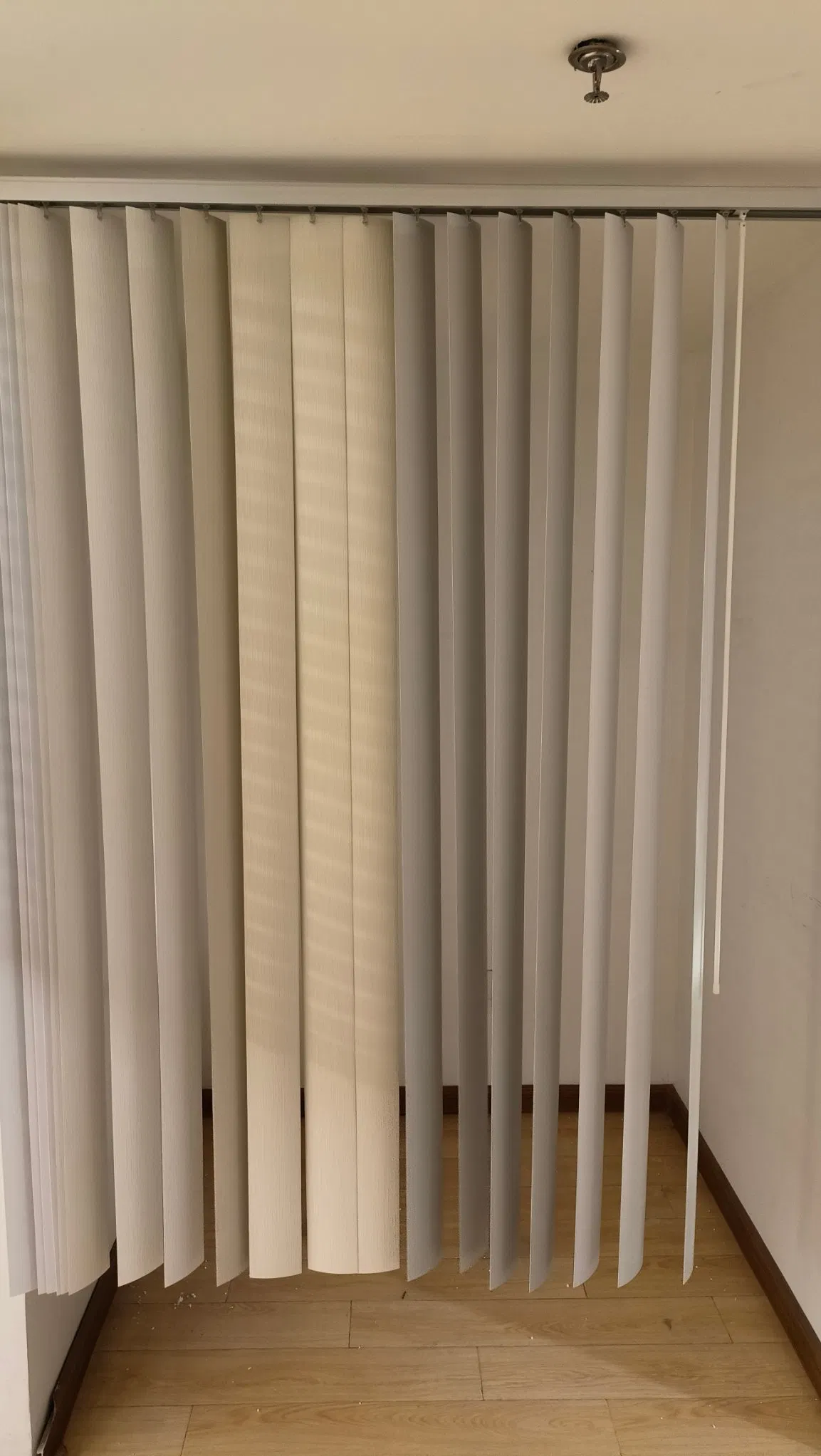 Blackout Interior Vertical Blinds Curtains Manual Motorized Smart Electric Blinds