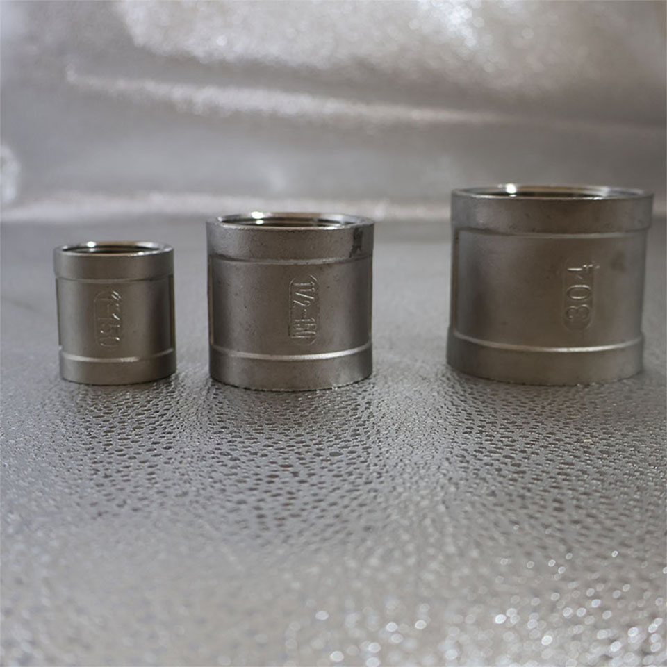 Casting Stainless Steel 304/316 Pipe Fittings Female Thread Reducing Socket Banded