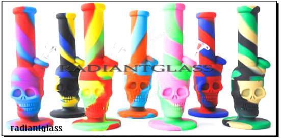 Brilliant Color Smoking Glass Pipe Silicone Pipe Exotic Characteristics