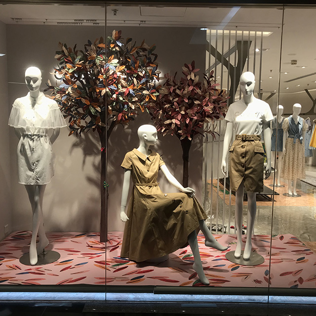 Professional Manufacturing Creative Design Visual Crafts Brand Window Display