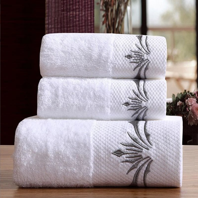 High Quality 100% Cotton Hotel Bath Towel Dobby with Customized Logo