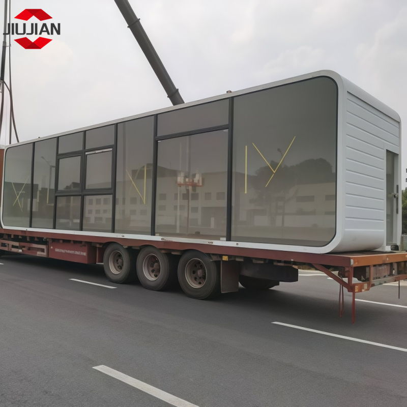 40 FT Prefabricated Luxury Apple Cabin Hotel for Europe