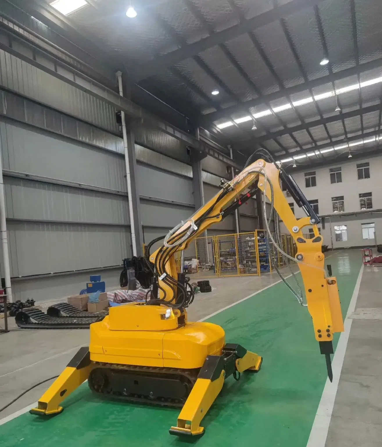 Hydraulic Demolition Robot – Powerful Structure Dismantling at Demolition Sites