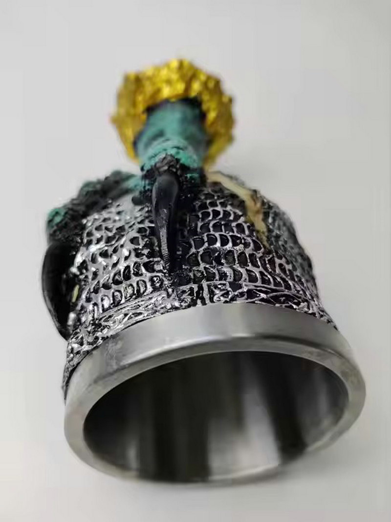 Бокал для вина в виде черепа с когтями, готический