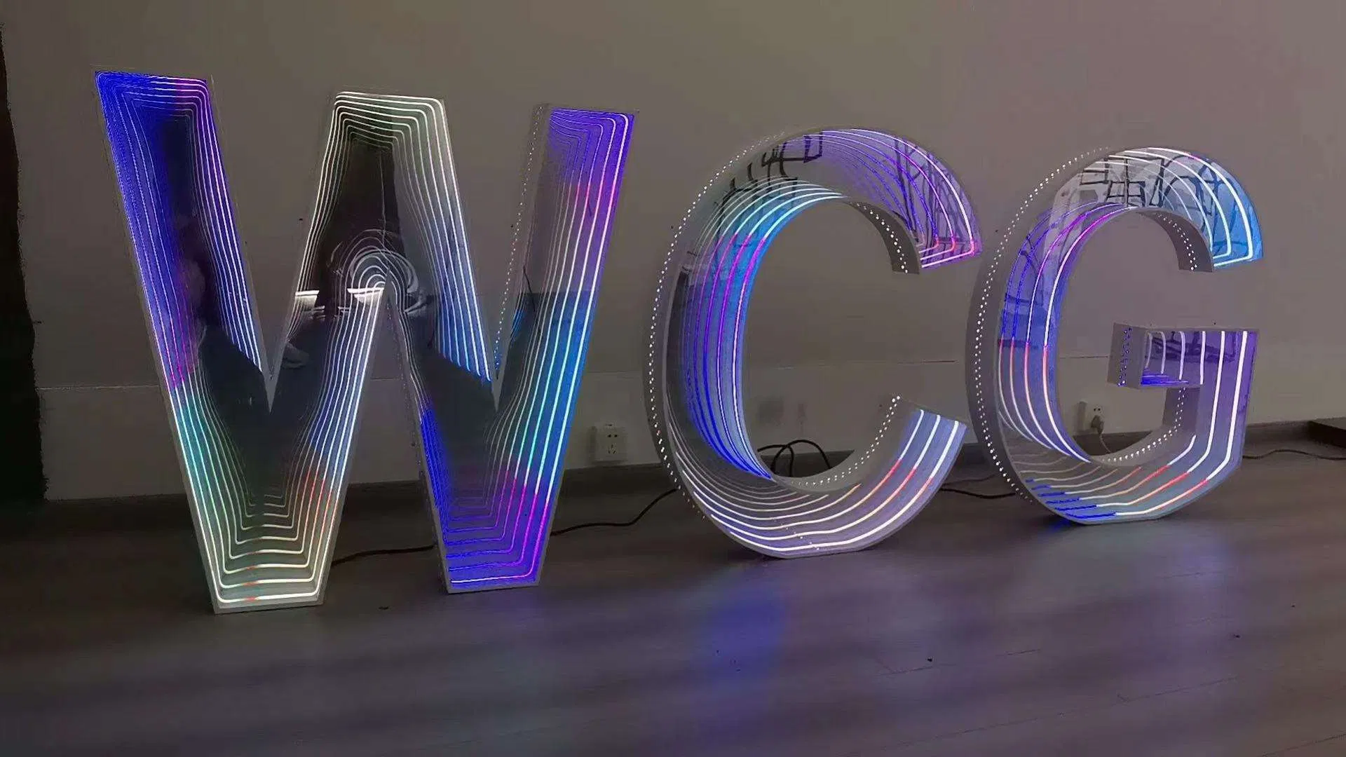 4FT Big 3D Marquee Letter Metal Optical Illusion Abyss Mirror Endless Number Birthday Wedding Party Event LED Strips Light
