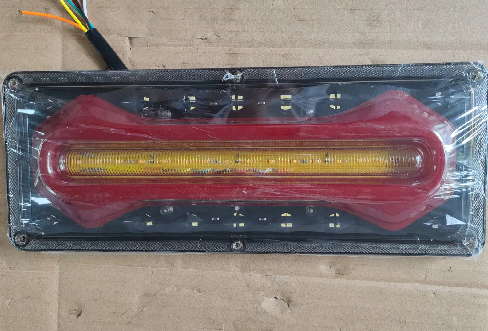 Taillight for Heavy Truck Safety Model YG240323B-LWG