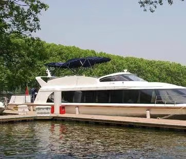 Customized Windshield for Luxury Yacht, with Acrylic Glass