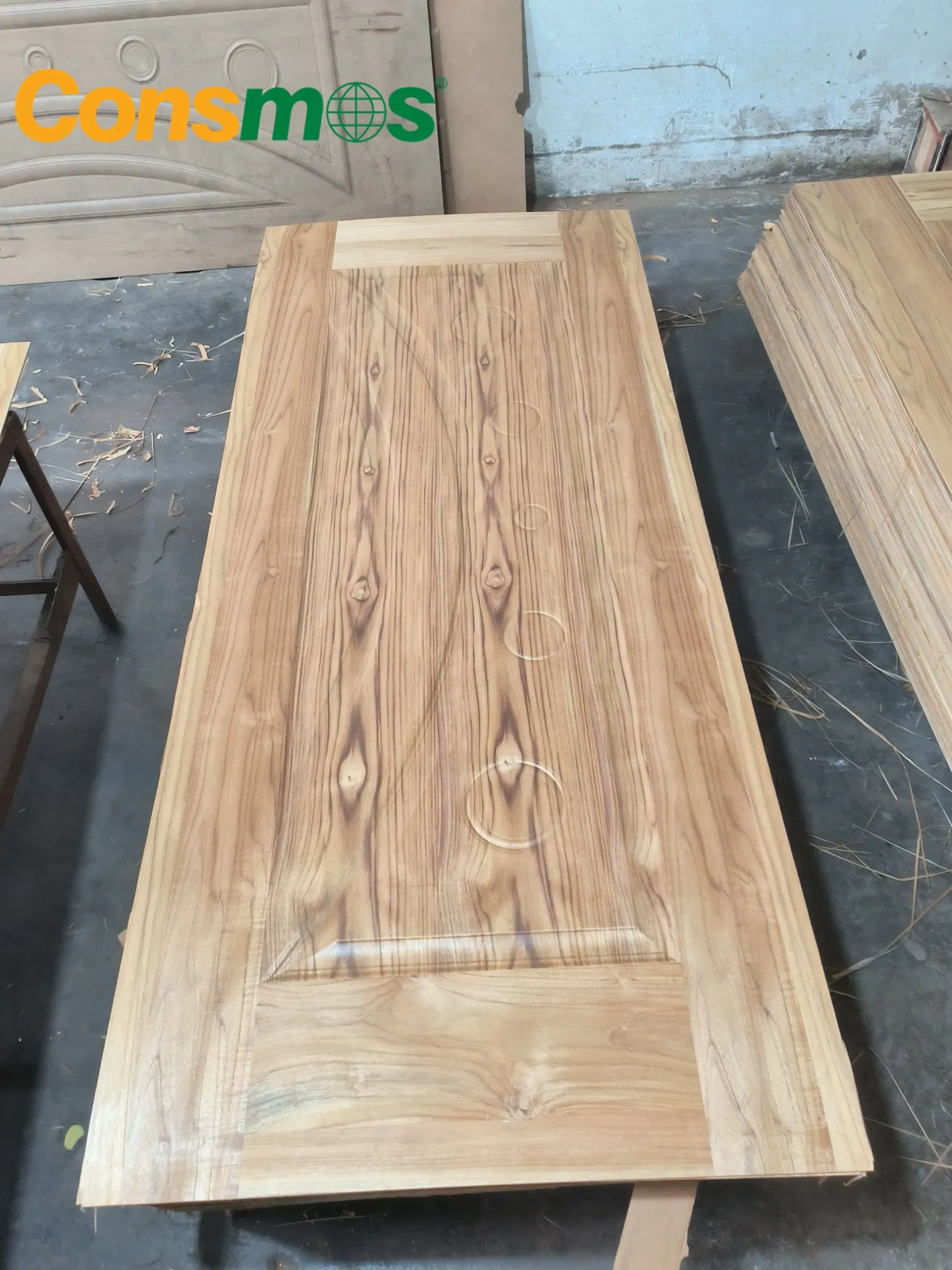 Consmos 915X2135X32mm 40mm Melamine Laminated HDF Molded Door Skin for Door