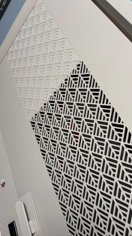 Стальная раздвижная дверь-ворота с алюминиевым каркасом