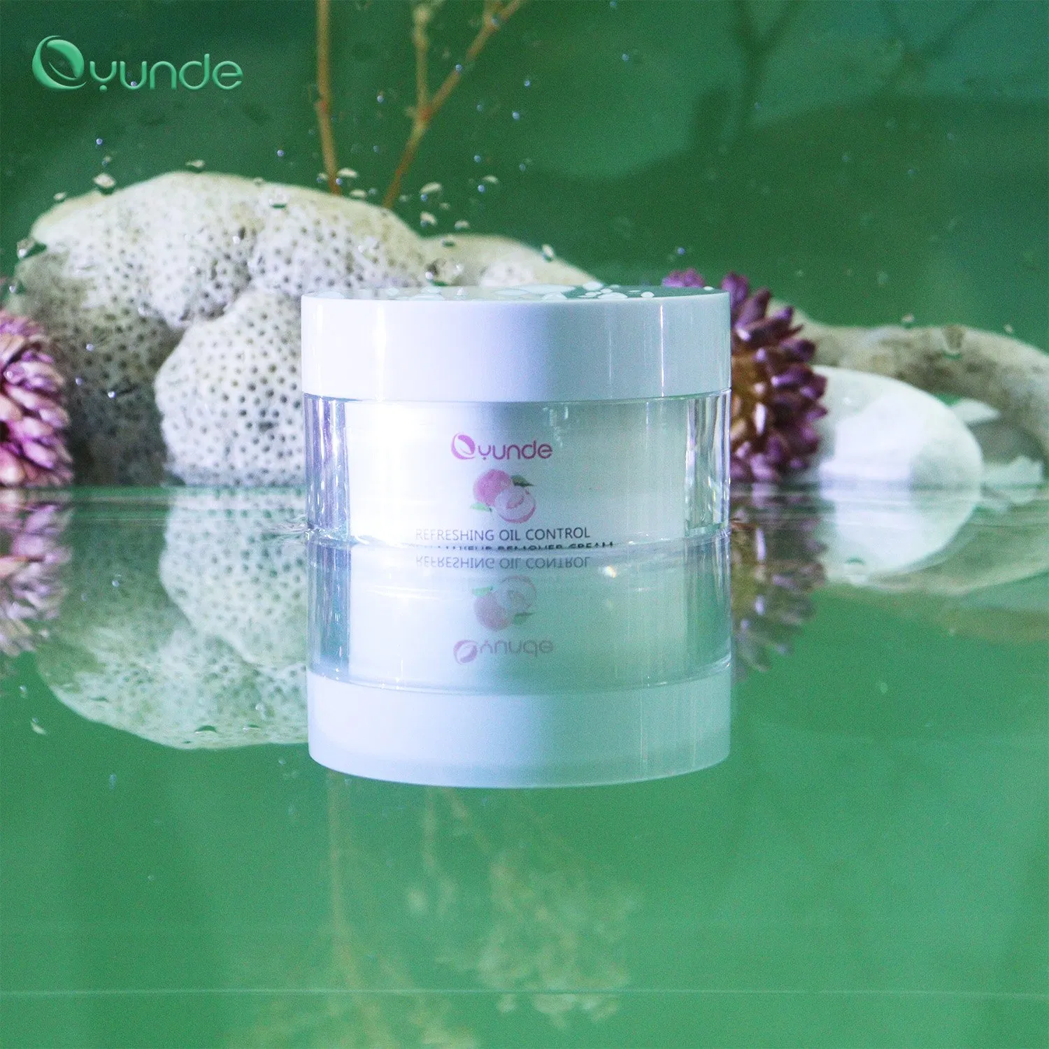Oyunde Luxurious Makeup Cream Effortlessly Cleanses Skin and Locks Moisture