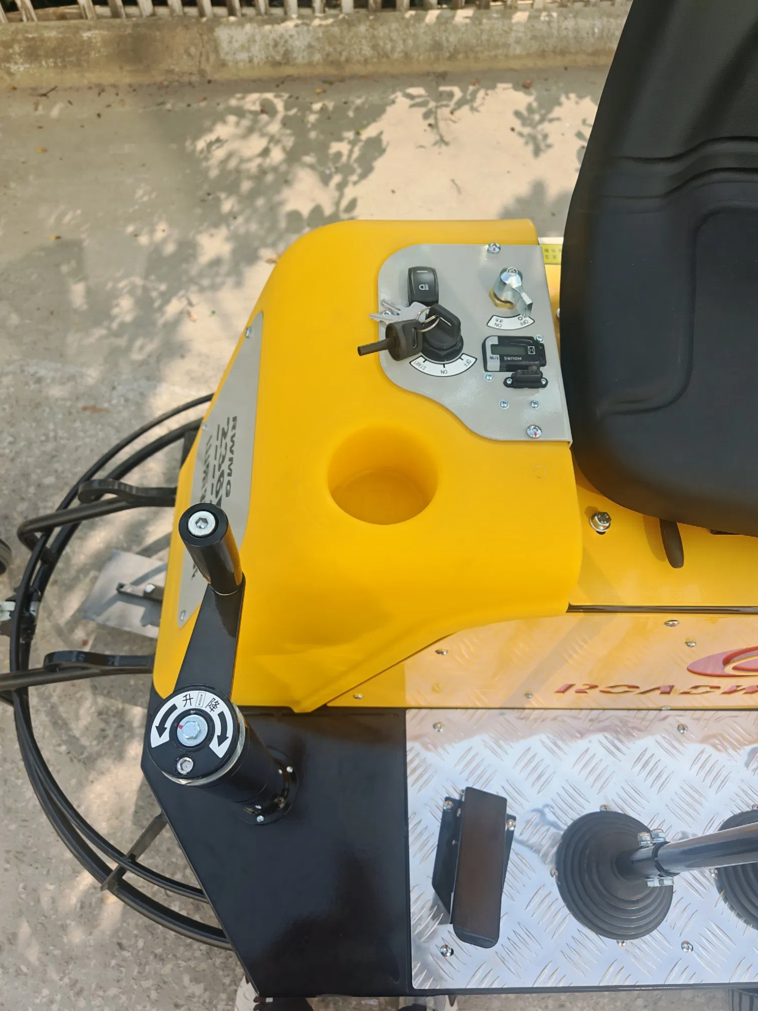 Ride on Type Gasoline Powered Concrete Trowel Machine for Concrete Surface Smoothing