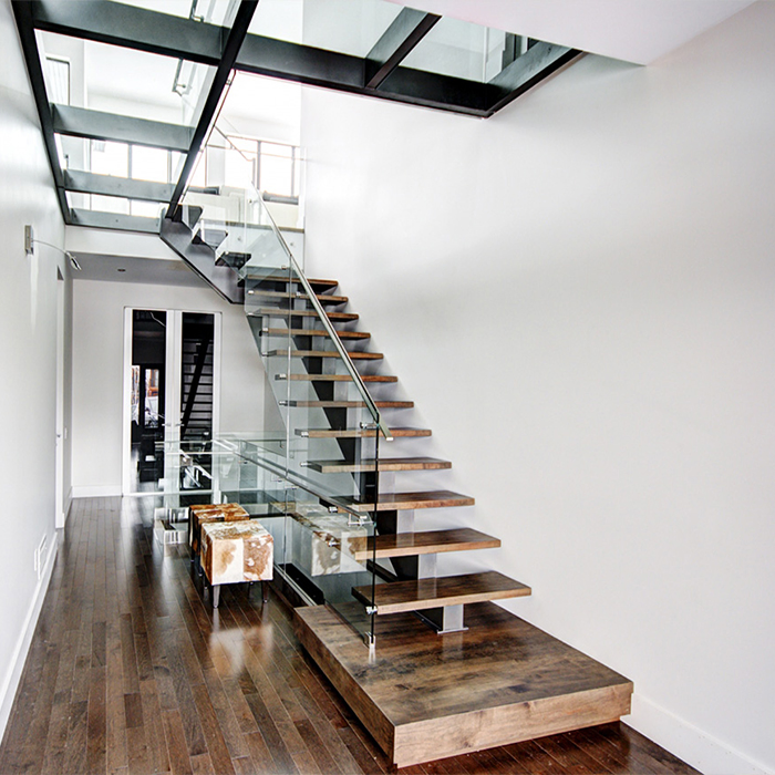 Carbon Steel Beam Straight Staircase with Wood Steps and Glass Railing Staircase