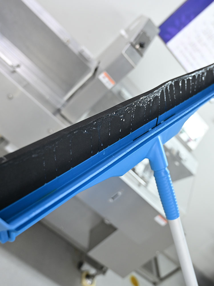 Shianku Food Grade Condensation Water Squeegee Workplaces Ceiling Panels Condensed Water Squeegee