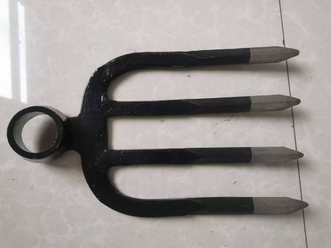 Heavy-Duty Carbon Steel Garden Hoe Head with Handle