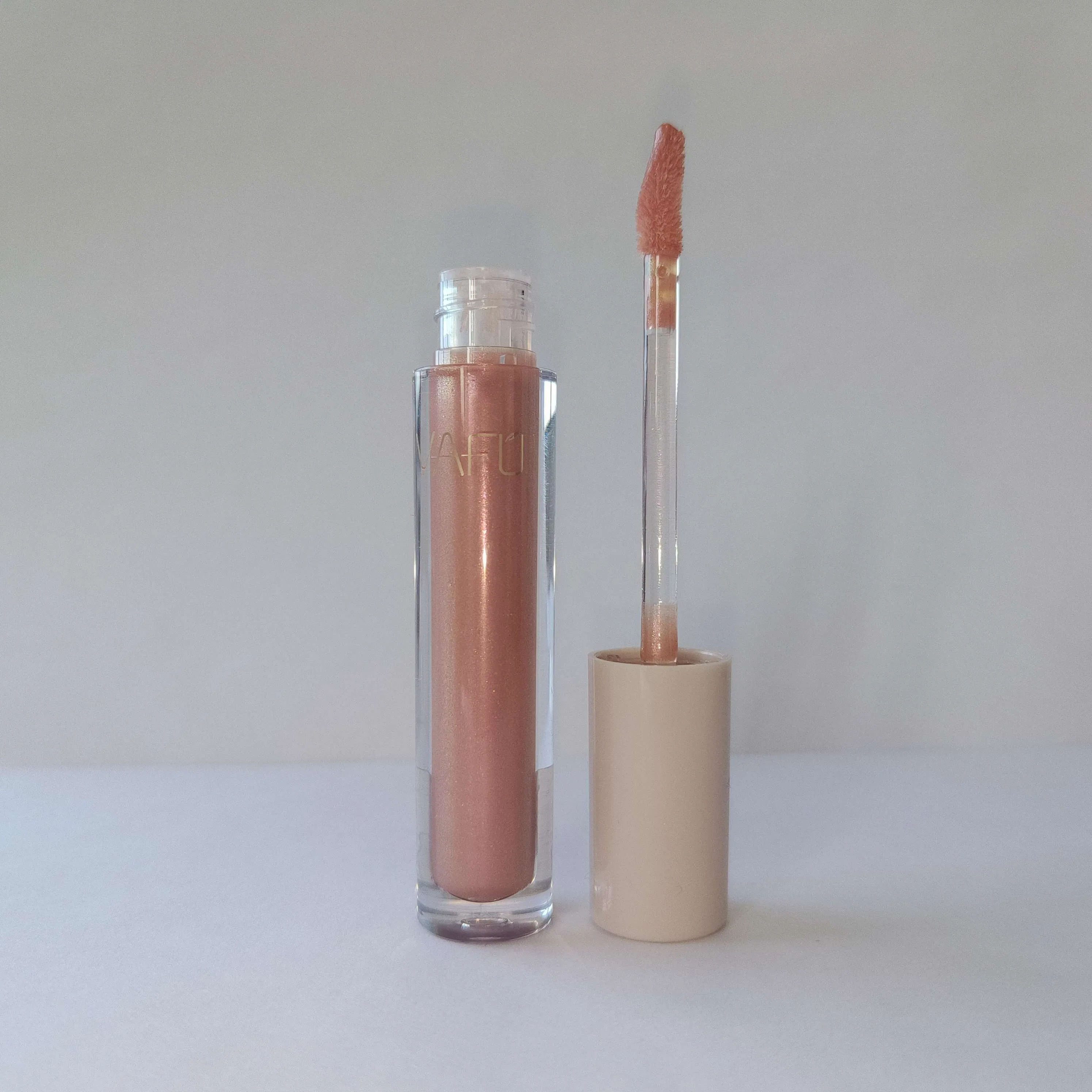Customizable Radiant Shine Lip Gloss for All-Day Color