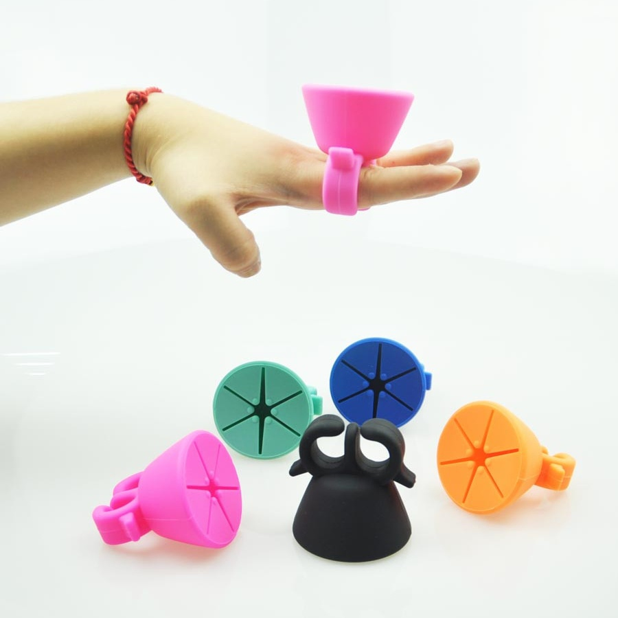 Factory BPA Free Silicone Wearable Nail Polish Holder for Women